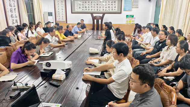 深耕家访办实事，精准