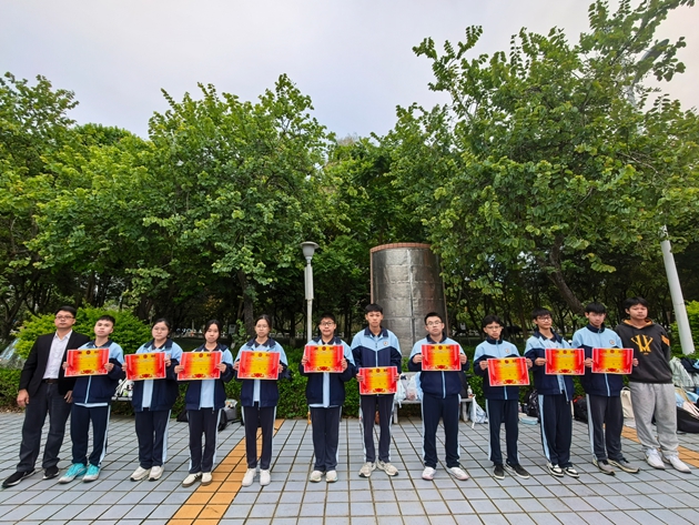 以笔为媒焕新颜，风华