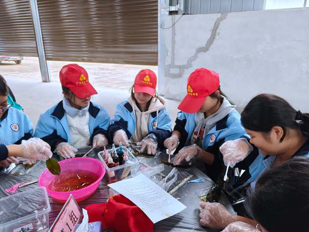 走出课堂拾野趣，奔赴