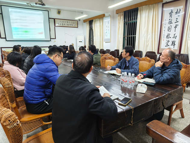 以数据为翼，以教研为