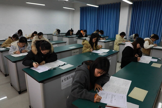 师生同考磨利剑，以知