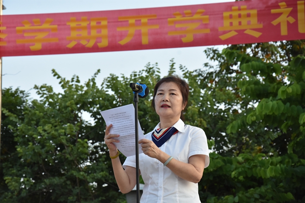 2021年北大学生拿通知书11.jpg