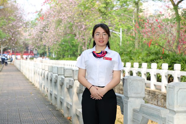 杨友琴.jpg