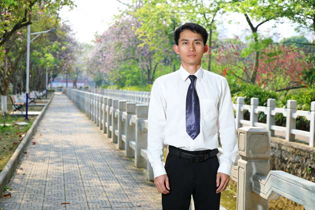 莫培杨.jpg