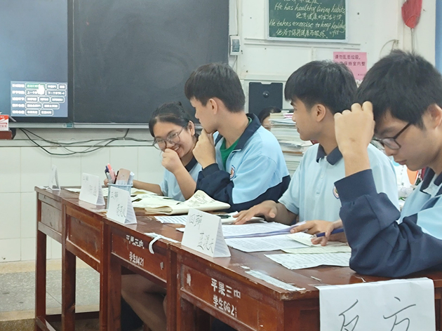 1780386608657011.jpg 趣味活动:辩论赛.jpg